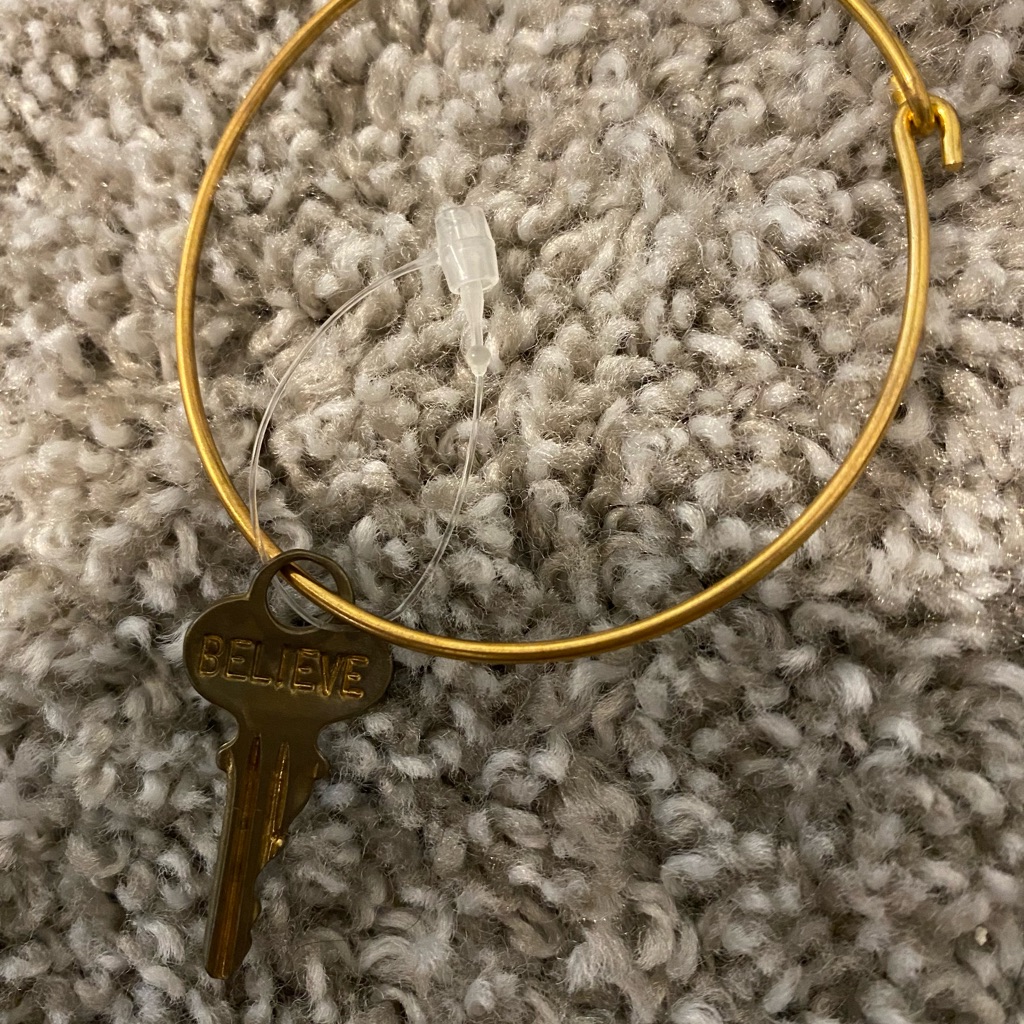 The Giving Keys Believe Bangle Bracelet - Never Work 40$